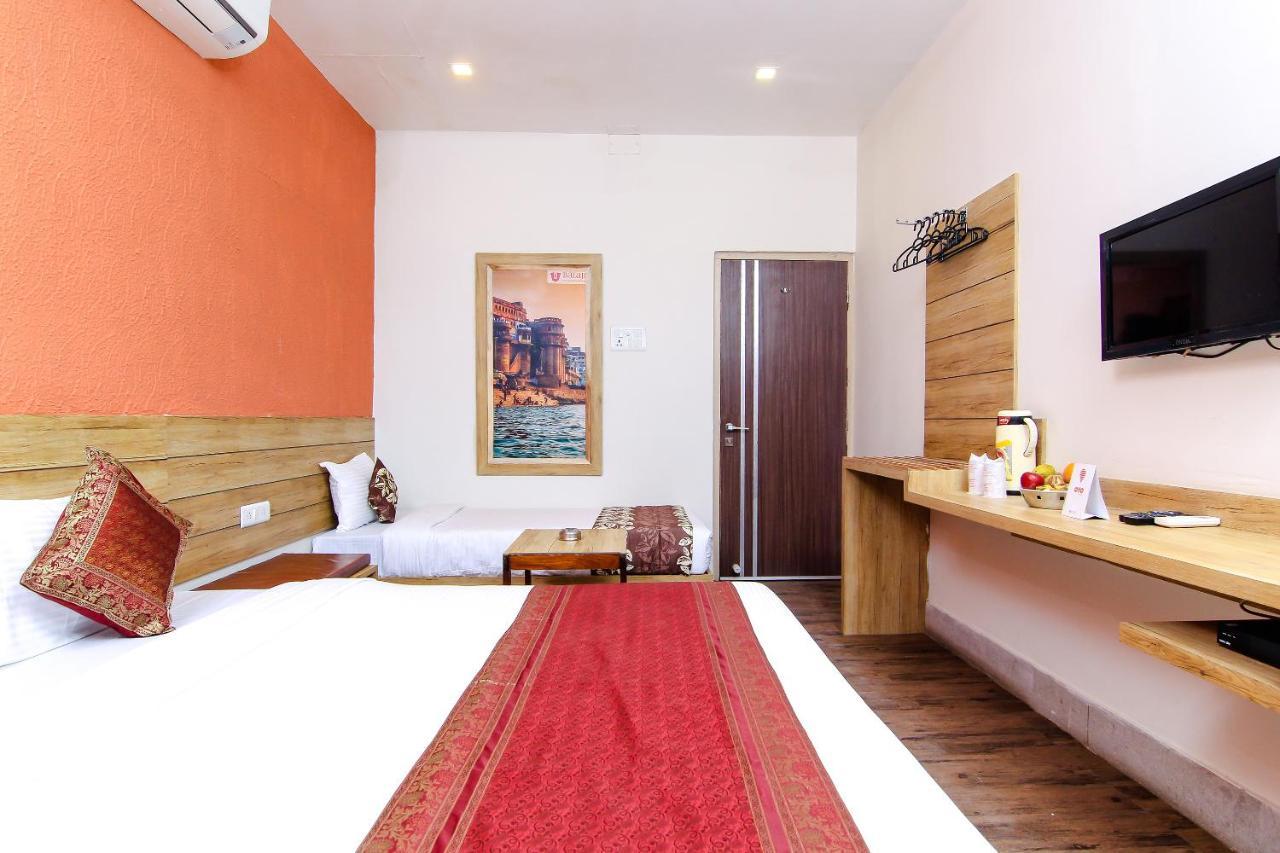 Hotel R B International Varanasi Luaran gambar