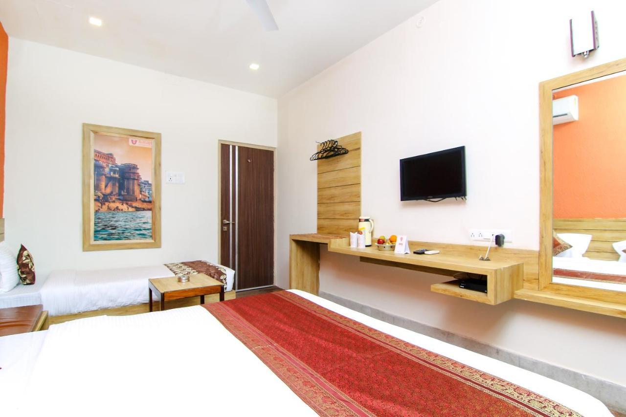Hotel R B International Varanasi Luaran gambar