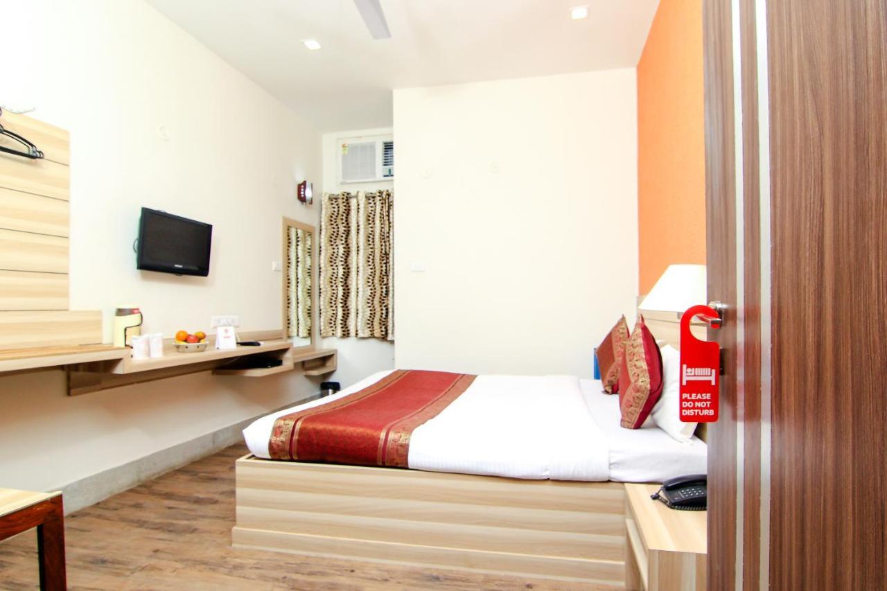 Hotel R B International Varanasi Luaran gambar