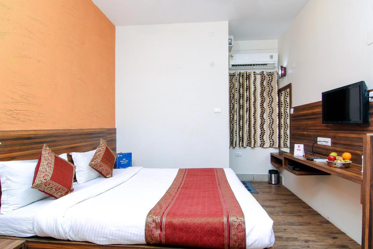 Hotel R B International Varanasi Luaran gambar