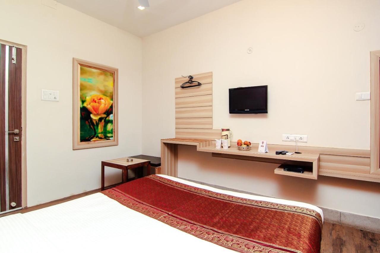 Hotel R B International Varanasi Luaran gambar