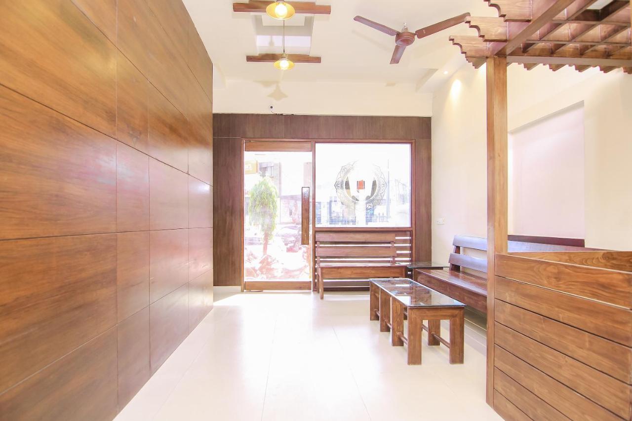 Hotel R B International Varanasi Luaran gambar
